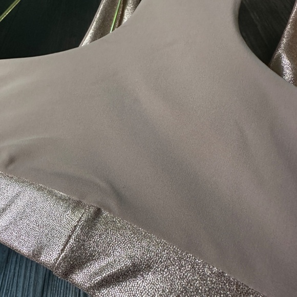 ROSE GOLD METALLIC TWIST SPORTS BRA - Picture 7 of 7